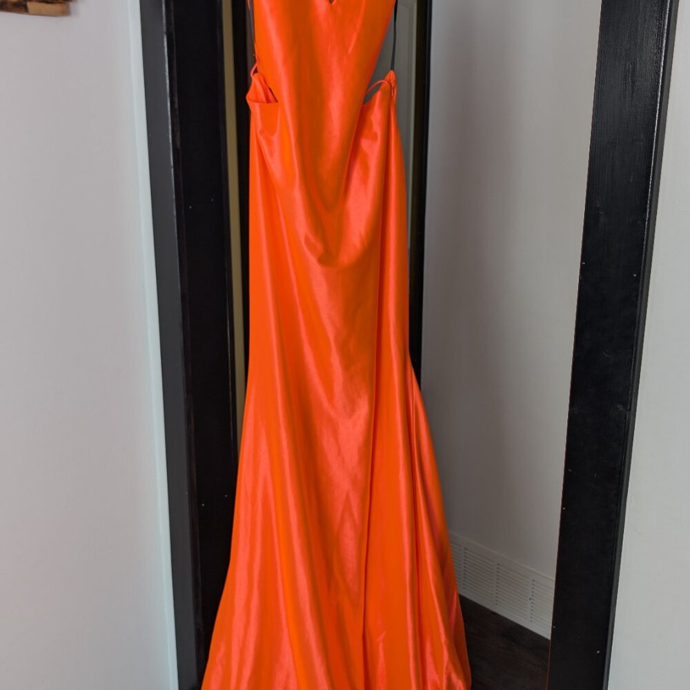 Alyce Paris 61674 mermaid cut gown - Picture 2 of 7
